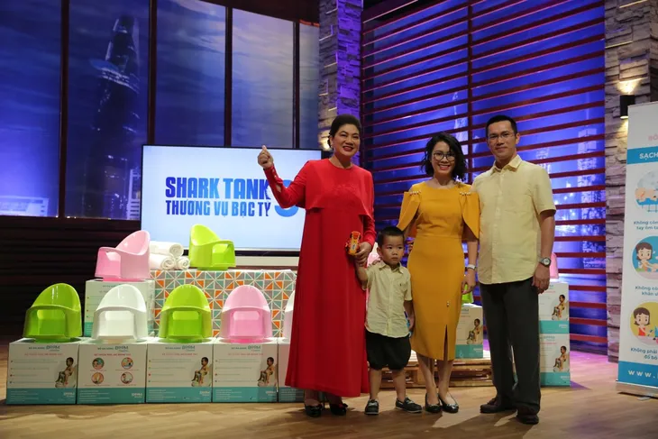Shark Tank Việt Nam: Ông bố giúp trẻ... bỏ bỉm sớm chiếm được cảm tình của Shark Liên - Ảnh 4. Shark Tank Việt Nam: Ông bố giúp trẻ... bỏ bỉm sớm chiếm được cảm tình của Shark Liên - Ảnh 4.