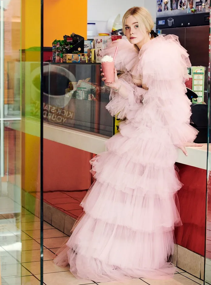 Elle Fanning - Trong trẻo và tinh nghịch - Ảnh 2. Elle Fanning - Trong trẻo và tinh nghịch - Ảnh 2.