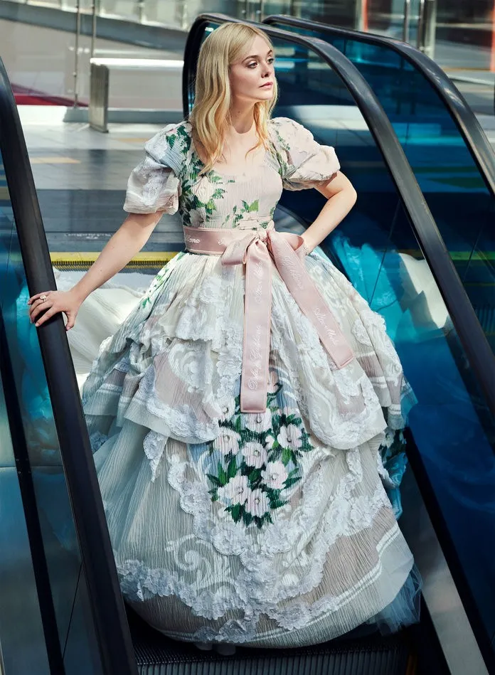 Elle Fanning - Trong trẻo và tinh nghịch - Ảnh 4. Elle Fanning - Trong trẻo và tinh nghịch - Ảnh 4.