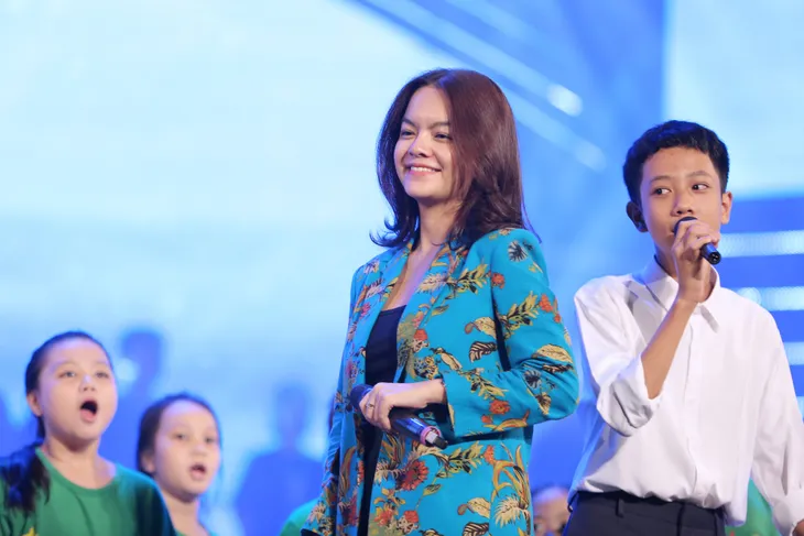Những hình ảnh ấn tượng trong buổi tổng duyệt Cả nước chung tay vì người nghèo 2019 - Ảnh 40. Những hình ảnh ấn tượng trong buổi tổng duyệt Cả nước chung tay vì người nghèo 2019 - Ảnh 40.