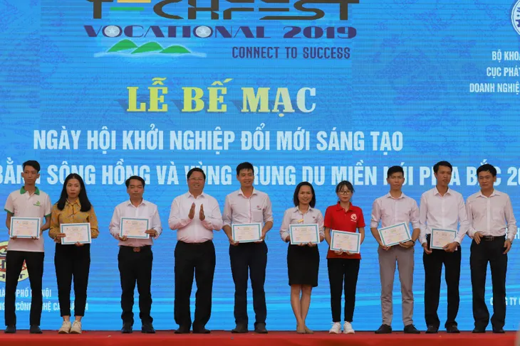 Brick one đăng quang cuộc thi khởi nghiệp ĐMST vùng Đồng bằng sông Hồng và Trung du miền núi phía Bắc - Ảnh 3. Brick one đăng quang cuộc thi khởi nghiệp ĐMST vùng Đồng bằng sông Hồng và Trung du miền núi phía Bắc - Ảnh 3.
