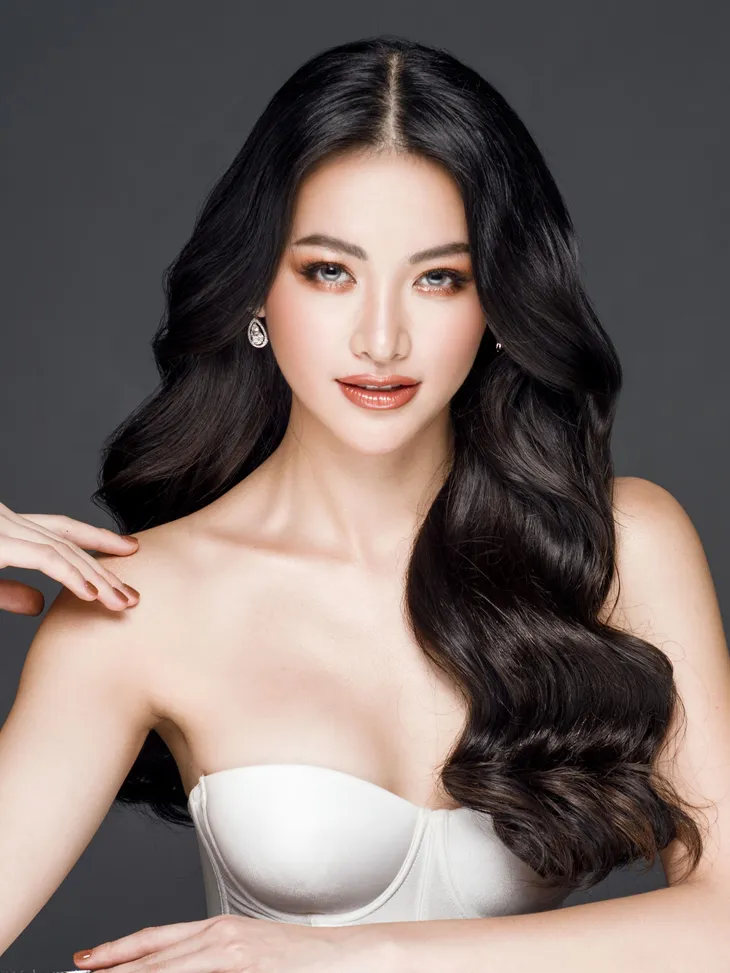 Phương Khánh tung bộ ảnh cuối cùng đội vương miện 3,5 tỷ trước Chung kết Miss Earth 2019 - Ảnh 17. Phương Khánh tung bộ ảnh cuối cùng đội vương miện 3,5 tỷ trước Chung kết Miss Earth 2019 - Ảnh 17.