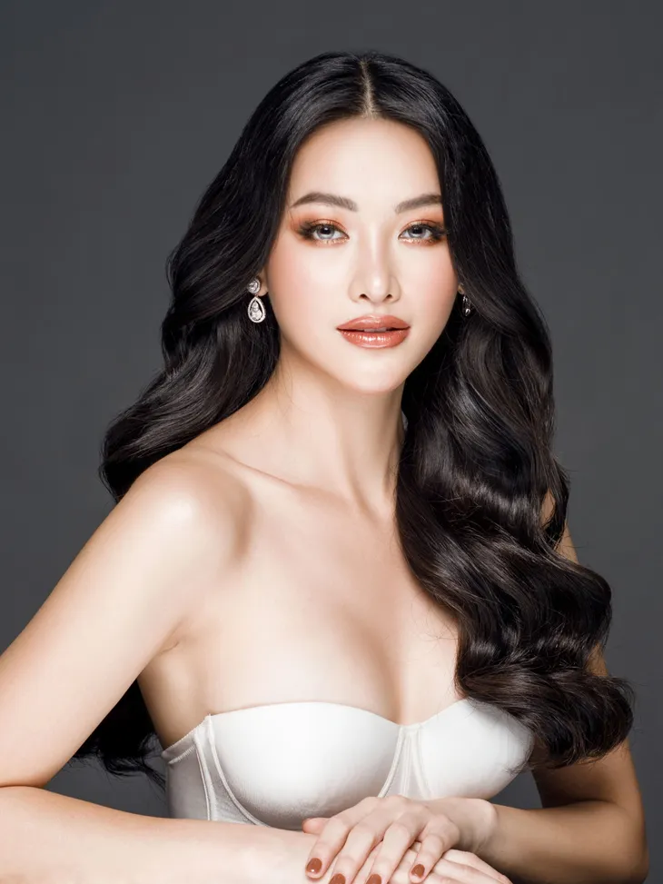 Phương Khánh tung bộ ảnh cuối cùng đội vương miện 3,5 tỷ trước Chung kết Miss Earth 2019 - Ảnh 16. Phương Khánh tung bộ ảnh cuối cùng đội vương miện 3,5 tỷ trước Chung kết Miss Earth 2019 - Ảnh 16.