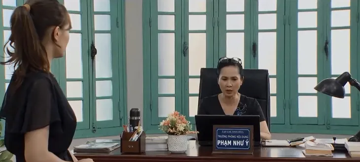 Những nhân viên gương mẫu - Tập 33: Thấy tay sai làm thân với nhân viên khác, bà Như Ý (NSND Lan Hương) bóng gió cảnh cáo - Ảnh 2. Những nhân viên gương mẫu - Tập 33: Thấy tay sai làm thân với nhân viên khác, bà Như Ý (NSND Lan Hương) bóng gió cảnh cáo - Ảnh 2.