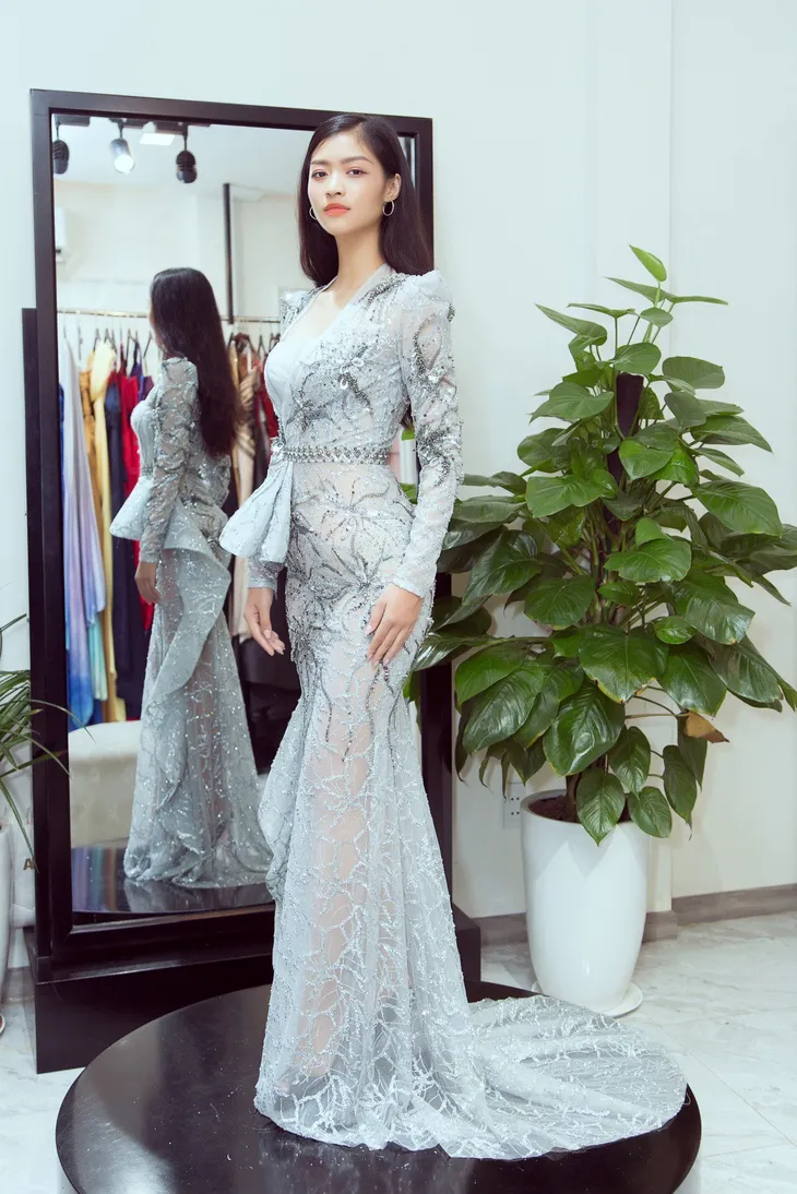 Á hậu Kiều Loan sẽ diện đầm đính 3000 viên đá đến Miss Grand International 2019 - Ảnh 4. Á hậu Kiều Loan sẽ diện đầm đính 3000 viên đá đến Miss Grand International 2019 - Ảnh 4.
