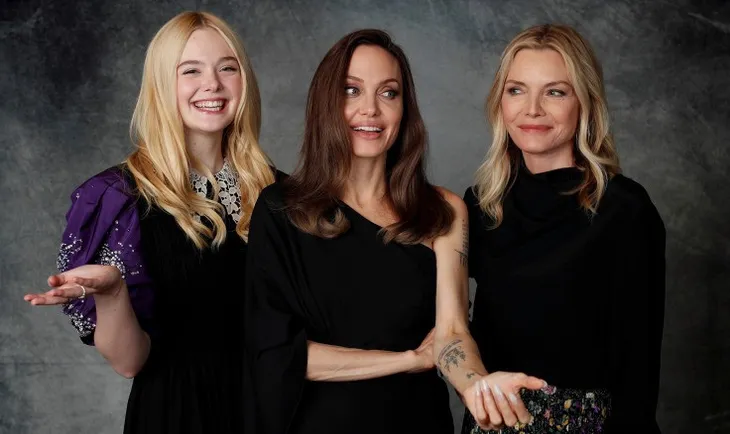 Angelina Jolie và biểu cảm siêu dễ thương với bạn diễn - Ảnh 3. Angelina Jolie và biểu cảm siêu dễ thương với bạn diễn - Ảnh 3.
