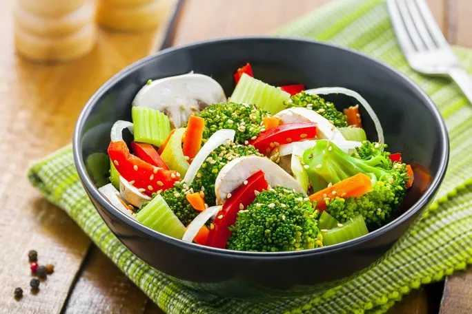 Cách ăn rau tưởng ngon, lành mạnh nhưng phá hoại cơ thể bạn - Ảnh 1. Cách ăn rau tưởng ngon, lành mạnh nhưng phá hoại cơ thể bạn - Ảnh 1.