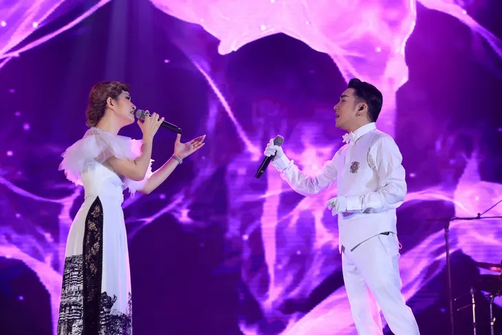 Quang Hà bùng nổ trong liveshow dù chỉ chuẩn bị trong 2 ngày sau vụ cháy sân khấu - Ảnh 14. Quang Hà bùng nổ trong liveshow dù chỉ chuẩn bị trong 2 ngày sau vụ cháy sân khấu - Ảnh 14.