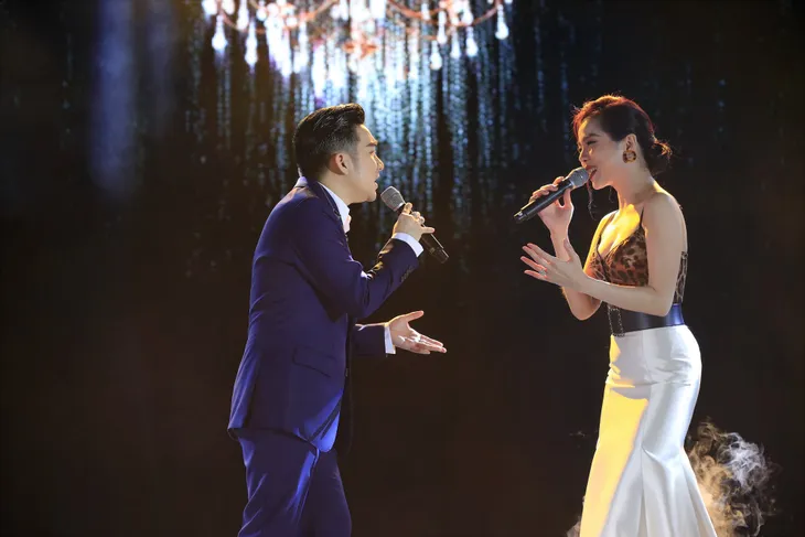 Quang Hà bùng nổ trong liveshow dù chỉ chuẩn bị trong 2 ngày sau vụ cháy sân khấu - Ảnh 5. Quang Hà bùng nổ trong liveshow dù chỉ chuẩn bị trong 2 ngày sau vụ cháy sân khấu - Ảnh 5.