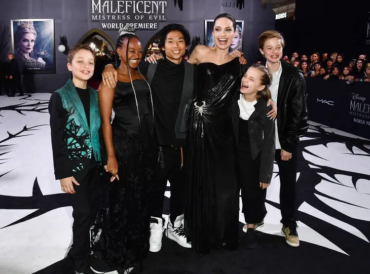 Angelina Jolie: “Có nhiều điểm tương đồng giữa tôi và Maleficent” - Ảnh 1. Angelina Jolie: “Có nhiều điểm tương đồng giữa tôi và Maleficent” - Ảnh 1.