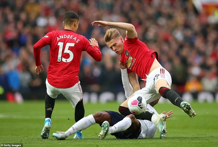 Manchester United chấm dứt mạch toàn thắng của Liverpool - Ảnh 1. Manchester United chấm dứt mạch toàn thắng của Liverpool - Ảnh 1.