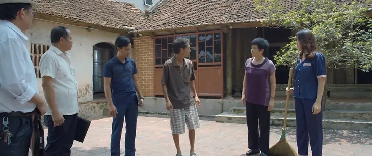 Hoa hồng trên ngực trái - Tập 23: Thiếu tiền làm ăn, Thái âm thầm bán đất ở quê của bố mẹ Khuê? - Ảnh 1. Hoa hồng trên ngực trái - Tập 23: Thiếu tiền làm ăn, Thái âm thầm bán đất ở quê của bố mẹ Khuê? - Ảnh 1.