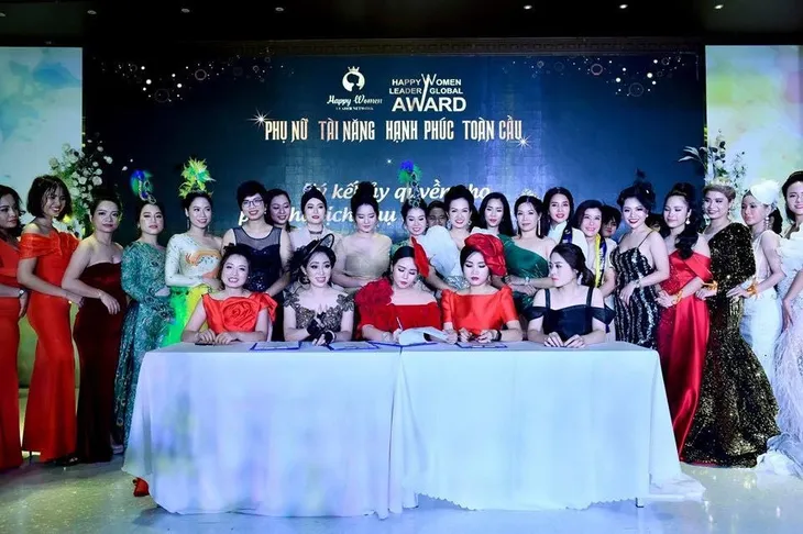 Bùi Thanh Hương xuất hiện rạng rỡ tại Happy Women Leader Global Award 2019 - Ảnh 7. Bùi Thanh Hương xuất hiện rạng rỡ tại Happy Women Leader Global Award 2019 - Ảnh 7.