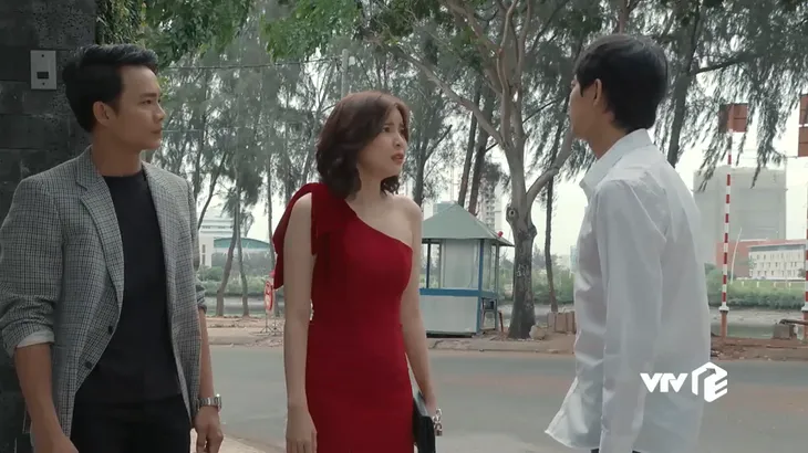 Bán chồng - Tập 27: Biết tin chồng phản bội, Nương sốc tới mức ngất xỉu nhập viện - Ảnh 3. Bán chồng - Tập 27: Biết tin chồng phản bội, Nương sốc tới mức ngất xỉu nhập viện - Ảnh 3.