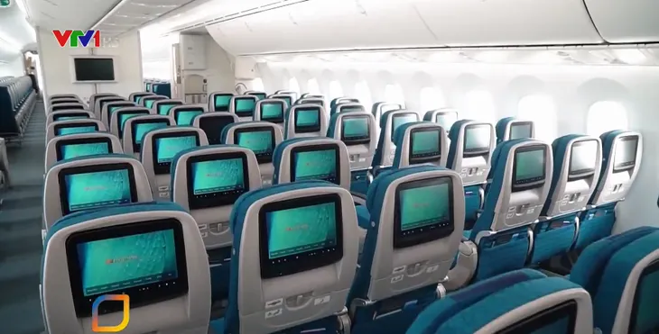 Khám phá bên trong máy bay thứ 100 của Vietnam Airlines - Ảnh 1. Khám phá bên trong máy bay thứ 100 của Vietnam Airlines - Ảnh 1.