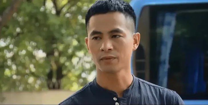 Những nhân viên gương mẫu - Tập 44: Liên bắt gặp chồng Nguyệt đi ngoại tình - Ảnh 4. Những nhân viên gương mẫu - Tập 44: Liên bắt gặp chồng Nguyệt đi ngoại tình - Ảnh 4.