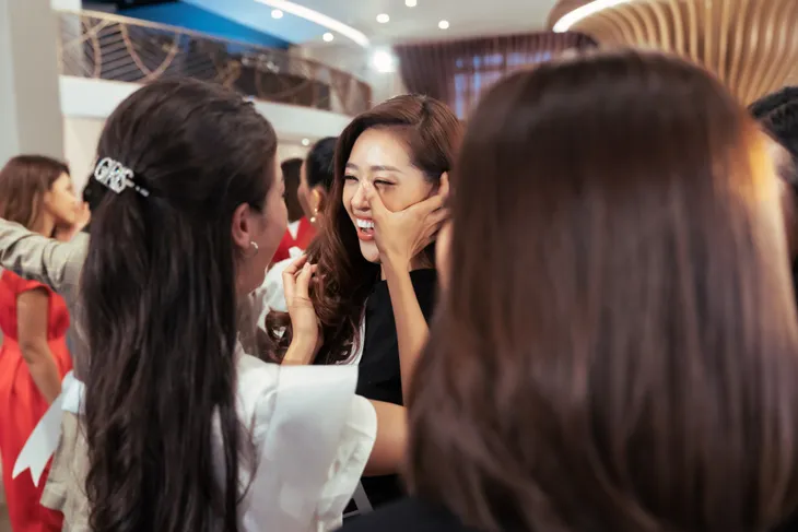 Tôi là Hoa hậu Hoàn vũ Việt Nam 2019 - Tập 4: Vì sao Hoàng Thùy mắng thí sinh nuôi ong tay áo? - Ảnh 5. Tôi là Hoa hậu Hoàn vũ Việt Nam 2019 - Tập 4: Vì sao Hoàng Thùy mắng thí sinh nuôi ong tay áo? - Ảnh 5.