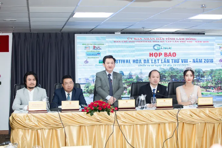 Hoa hậu Lương Thuỳ Linh trở thành Đại sứ Festival Hoa Đà Lạt 2019 - Ảnh 1. Hoa hậu Lương Thuỳ Linh trở thành Đại sứ Festival Hoa Đà Lạt 2019 - Ảnh 1.