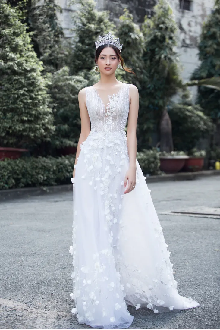 Hoa hậu Lương Thuỳ Linh trở thành Đại sứ Festival Hoa Đà Lạt 2019 - Ảnh 3. Hoa hậu Lương Thuỳ Linh trở thành Đại sứ Festival Hoa Đà Lạt 2019 - Ảnh 3.