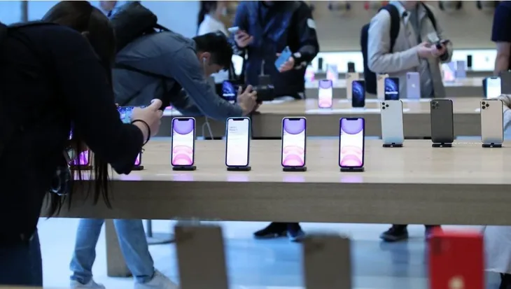 iPhone 11 thắng lớn ngay trên sân nhà của Samsung - Ảnh 1. iPhone 11 thắng lớn ngay trên sân nhà của Samsung - Ảnh 1.