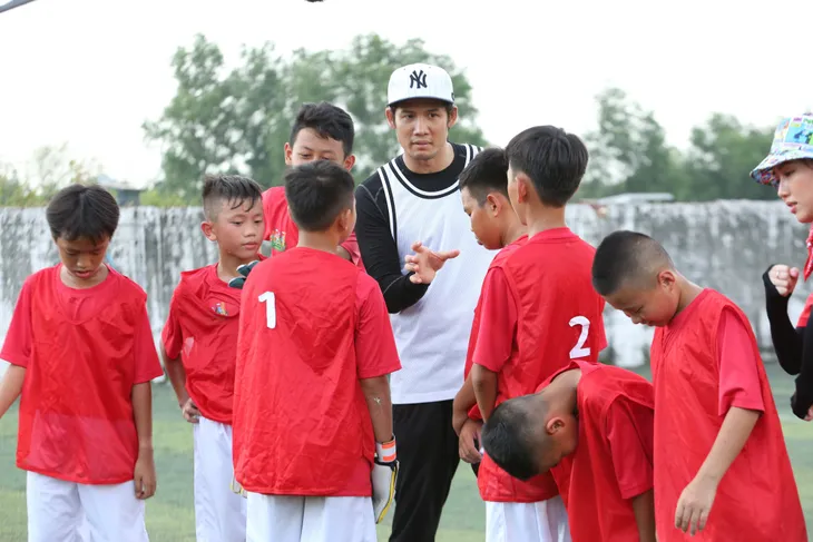 Vừa lọt top 17 không lâu, bản sao nhí của Quang Hải bất ngờ bị loại khỏi Cầu thủ nhí 2019 - Ảnh 2. Vừa lọt top 17 không lâu, bản sao nhí của Quang Hải bất ngờ bị loại khỏi Cầu thủ nhí 2019 - Ảnh 2.