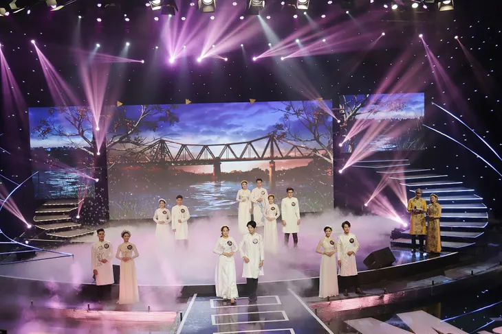 Top 12 Mr&Miss - Gương mặt sinh viên 2019 tỏa sáng với áo dài truyền thống - Ảnh 2. Top 12 Mr&Miss - Gương mặt sinh viên 2019 tỏa sáng với áo dài truyền thống - Ảnh 2.