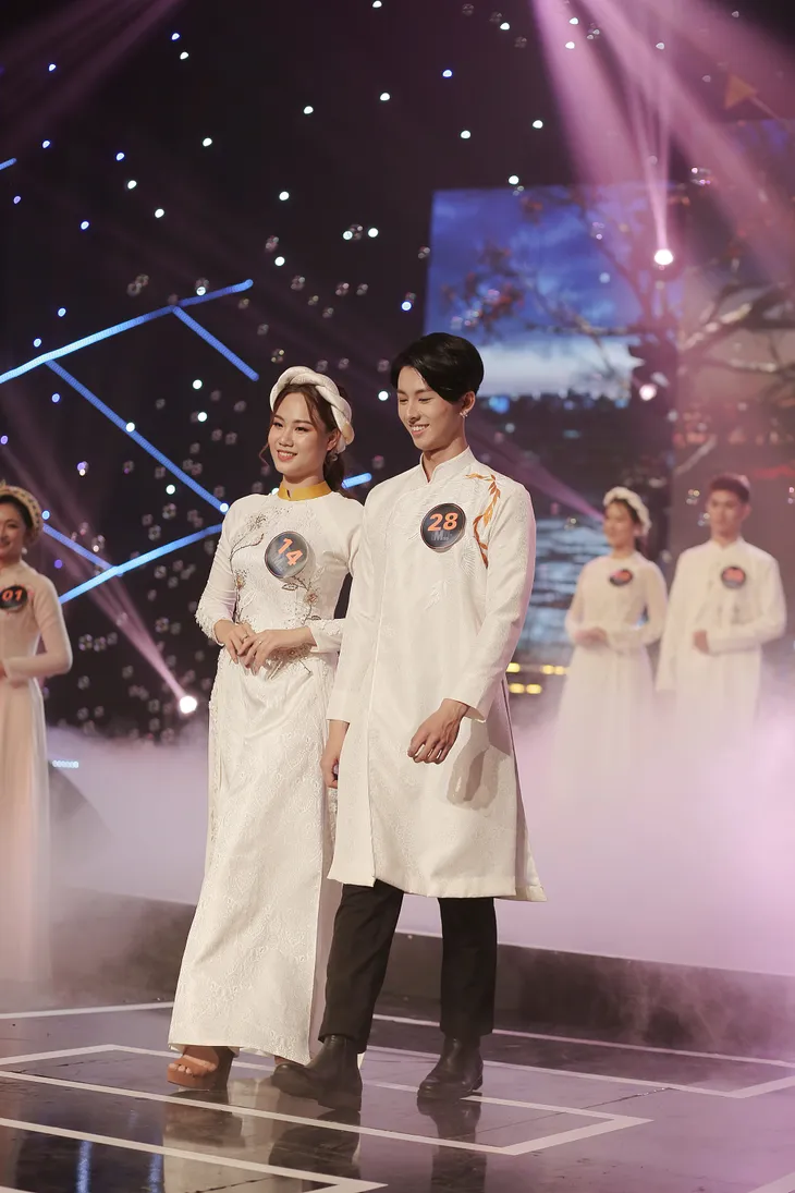 Top 12 Mr&Miss - Gương mặt sinh viên 2019 tỏa sáng với áo dài truyền thống - Ảnh 4. Top 12 Mr&Miss - Gương mặt sinh viên 2019 tỏa sáng với áo dài truyền thống - Ảnh 4.