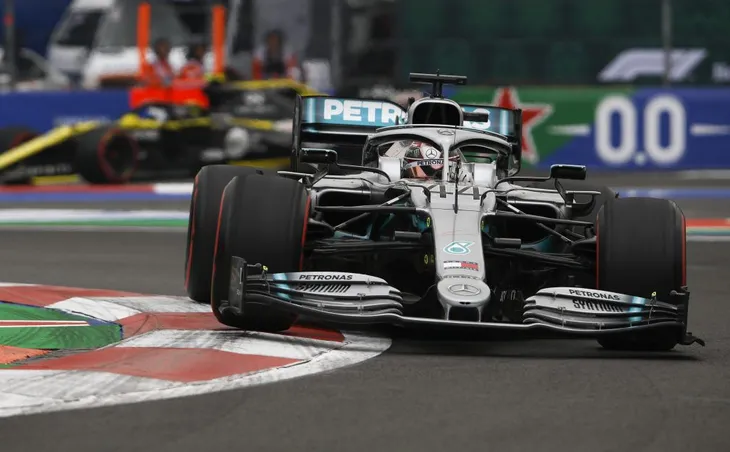 Đua xe F1: Về nhất GP Mexico 2019, Lewis Hamilton vẫn chưa thể vô địch - Ảnh 2. Đua xe F1: Về nhất GP Mexico 2019, Lewis Hamilton vẫn chưa thể vô địch - Ảnh 2.