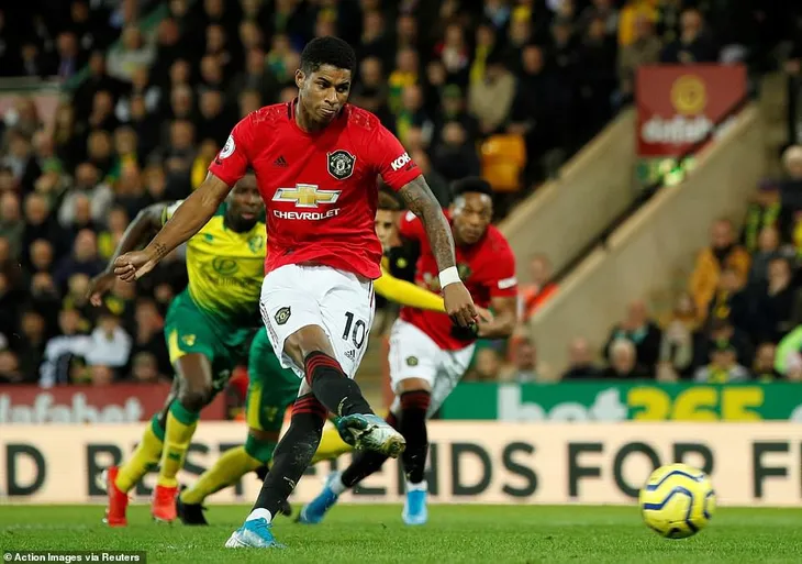 Norwich 1-3 Manchester United: 2 lần đá hỏng penalty, Man Utd vẫn giành trọn 3 điểm - Ảnh 3. Norwich 1-3 Manchester United: 2 lần đá hỏng penalty, Man Utd vẫn giành trọn 3 điểm - Ảnh 3.