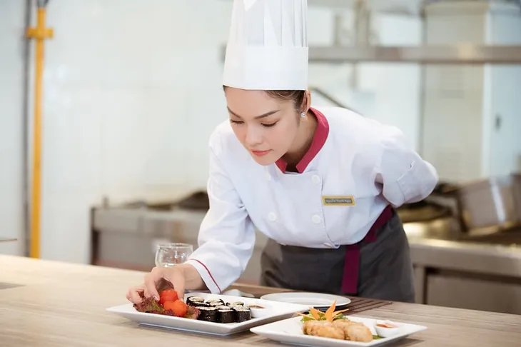 Huỳnh Anh - Dương Cẩm Lynh lần đầu kết đôi trong phim mới - Ảnh 7. Huỳnh Anh - Dương Cẩm Lynh lần đầu kết đôi trong phim mới - Ảnh 7.