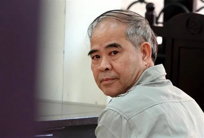 Hiệu trưởng dâm ô hàng loạt nam sinh ở Phú Thọ lĩnh án 8 năm tù - Ảnh 1. Hiệu trưởng dâm ô hàng loạt nam sinh ở Phú Thọ lĩnh án 8 năm tù - Ảnh 1.