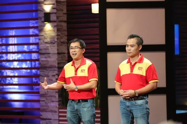 Shark Tank Việt Nam: Shark Liên rót 15 tỷ đồng cho startup máy ép kính điện thoại - Ảnh 2. Shark Tank Việt Nam: Shark Liên rót 15 tỷ đồng cho startup máy ép kính điện thoại - Ảnh 2.
