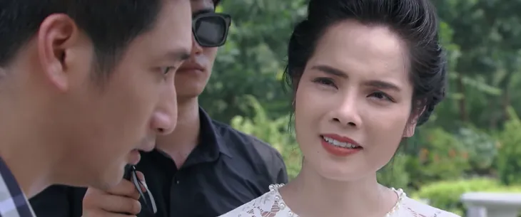 Hoa hồng trên ngực trái - Tập 25: Nhìn Thái say khướt vật vã, Khuê lại chạnh lòng - Ảnh 2. Hoa hồng trên ngực trái - Tập 25: Nhìn Thái say khướt vật vã, Khuê lại chạnh lòng - Ảnh 2.