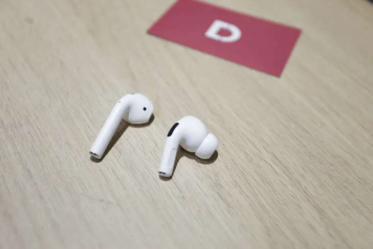 Trên tay AirPods Pro và so sánh với AirPods thế hệ cũ - Ảnh 13. Trên tay AirPods Pro và so sánh với AirPods thế hệ cũ - Ảnh 13.