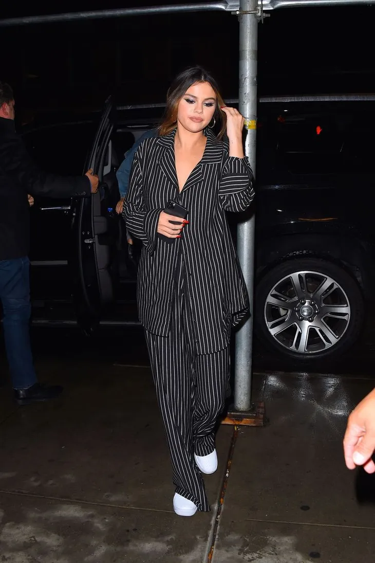 Trở lại làng nhạc, Selena Gomez thời trang hơn bao giờ hết - Ảnh 6. Trở lại làng nhạc, Selena Gomez thời trang hơn bao giờ hết - Ảnh 6.