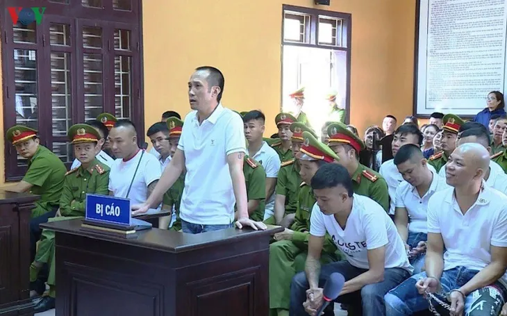 Trùm giang hồ xứ Thanh lĩnh 10 tháng tù giam - Ảnh 1. Trùm giang hồ xứ Thanh lĩnh 10 tháng tù giam - Ảnh 1.