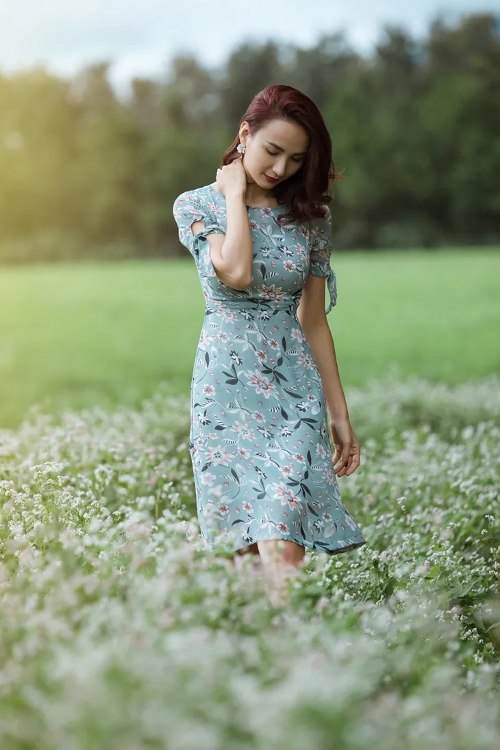 Hoa hậu Ngọc Diễm thanh lịch với phong cách thời trang hoài cổ - Ảnh 6. Hoa hậu Ngọc Diễm thanh lịch với phong cách thời trang hoài cổ - Ảnh 6.