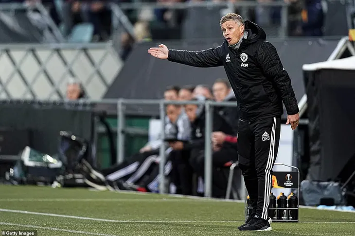 Europa League 2019/20: Hòa 0-0 trước AZ Alkmaar, Manchester United mất ngôi đầu - Ảnh 2. Europa League 2019/20: Hòa 0-0 trước AZ Alkmaar, Manchester United mất ngôi đầu - Ảnh 2.