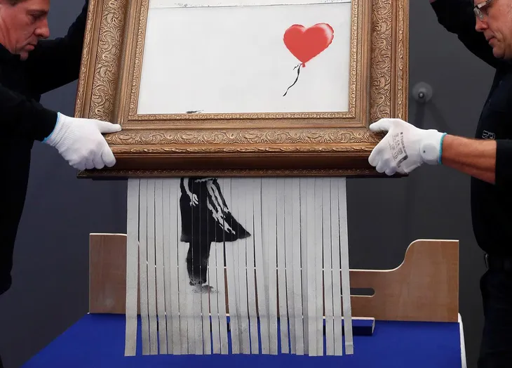 Giá kỷ lục cho bức tranh sơn dầu của danh họa Banksy - Ảnh 2. Giá kỷ lục cho bức tranh sơn dầu của danh họa Banksy - Ảnh 2.