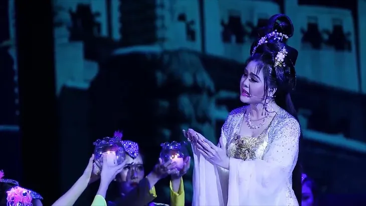 Biểu diễn cải lương miễn phí: Nên hay không? - Ảnh 6. Biểu diễn cải lương miễn phí: Nên hay không? - Ảnh 6.