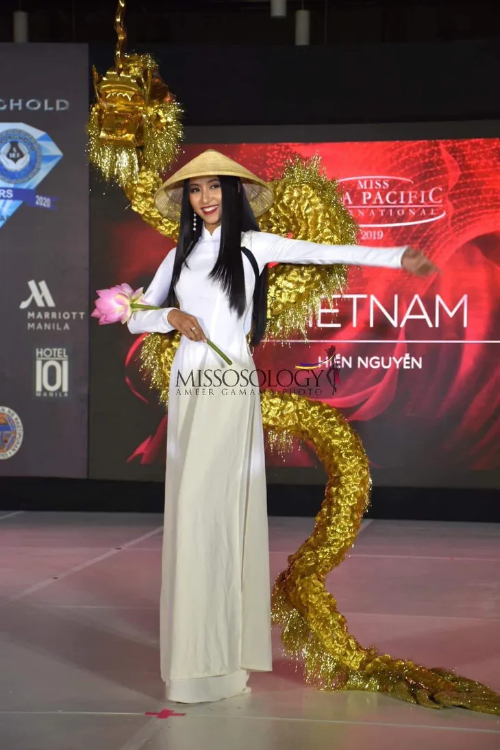 Thu Hiền trượt giải quốc phục tại Hoa hậu châu Á - Thái Bình Dương 2019 - Ảnh 1. Thu Hiền trượt giải quốc phục tại Hoa hậu châu Á - Thái Bình Dương 2019 - Ảnh 1.