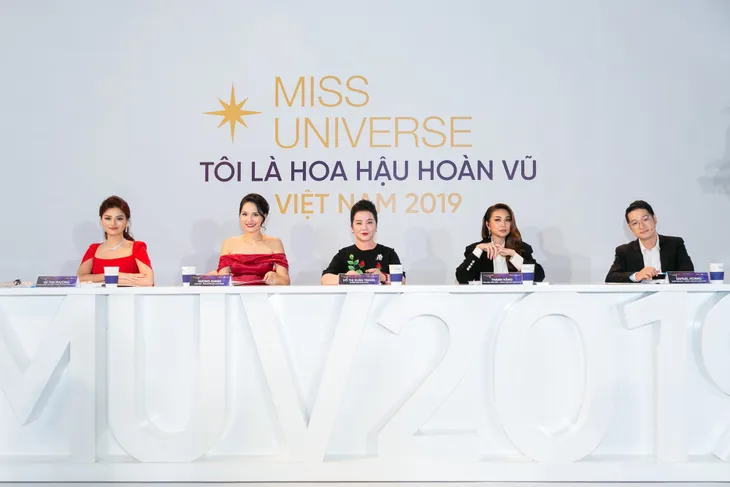 Tôi là Hoa hậu Hoàn vũ Việt Nam 2019 - Tập 1: Từng đoạt Á hậu quốc tế, Thúy Vân vẫn bị giám khảo chê tơi bời - Ảnh 3. Tôi là Hoa hậu Hoàn vũ Việt Nam 2019 - Tập 1: Từng đoạt Á hậu quốc tế, Thúy Vân vẫn bị giám khảo chê tơi bời - Ảnh 3.