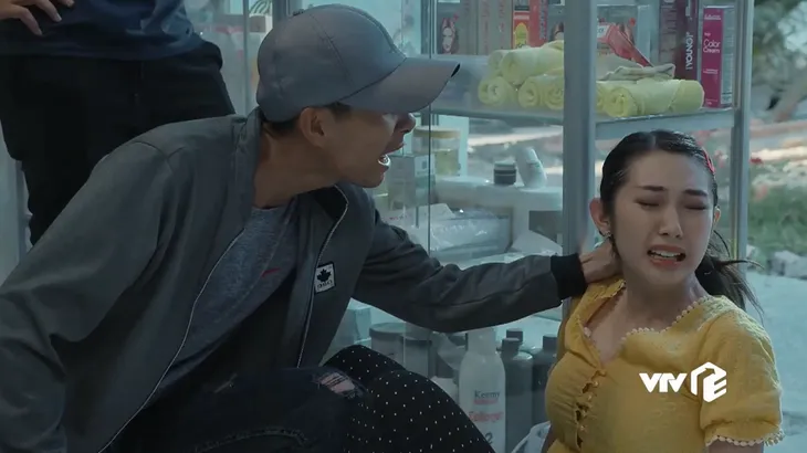 Bán chồng - Tập 24: Nợ chồng chất, Như tự tử? - Ảnh 1. Bán chồng - Tập 24: Nợ chồng chất, Như tự tử? - Ảnh 1.