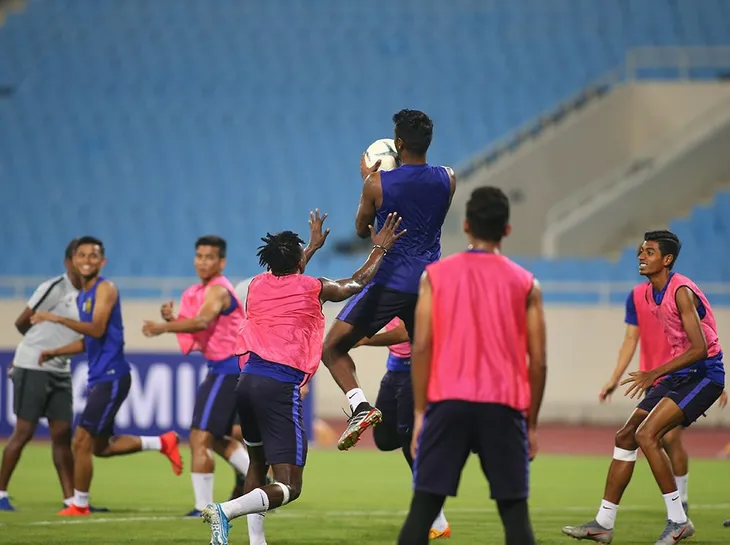 ĐT Malaysia tập làm quen sân Mỹ Đình - Ảnh 9. ĐT Malaysia tập làm quen sân Mỹ Đình - Ảnh 9.