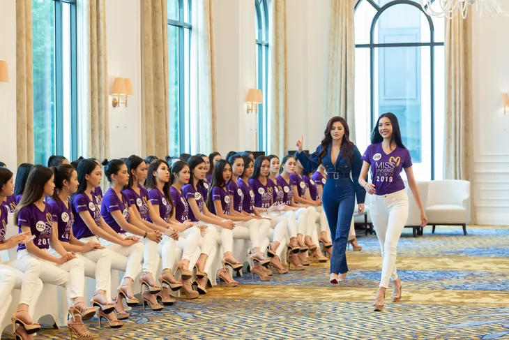 Tôi là Hoa hậu Hoàn vũ Việt Nam 2019 - Tập 2: Giám khảo giận dữ, bức xúc vì điều này - Ảnh 4. Tôi là Hoa hậu Hoàn vũ Việt Nam 2019 - Tập 2: Giám khảo giận dữ, bức xúc vì điều này - Ảnh 4.
