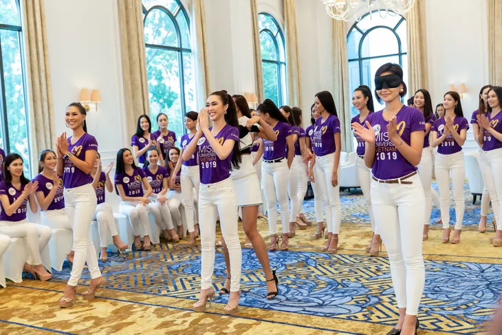Tôi là Hoa hậu Hoàn vũ Việt Nam 2019 - Tập 2: Giám khảo giận dữ, bức xúc vì điều này - Ảnh 9. Tôi là Hoa hậu Hoàn vũ Việt Nam 2019 - Tập 2: Giám khảo giận dữ, bức xúc vì điều này - Ảnh 9.