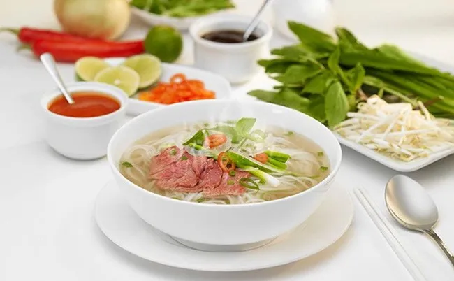 Gỏi cuốn và phở xếp hạng cao trên CNN - Ảnh 1. Gỏi cuốn và phở xếp hạng cao trên CNN - Ảnh 1.