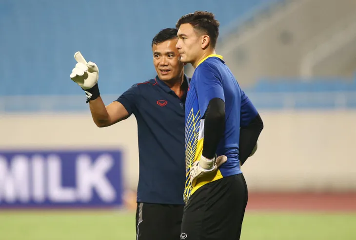 ẢNH: ĐT Việt Nam tập làm quen sân Mỹ Đình, sẵn sàng cho trận gặp ĐT Malaysia - Ảnh 7. ẢNH: ĐT Việt Nam tập làm quen sân Mỹ Đình, sẵn sàng cho trận gặp ĐT Malaysia - Ảnh 7.