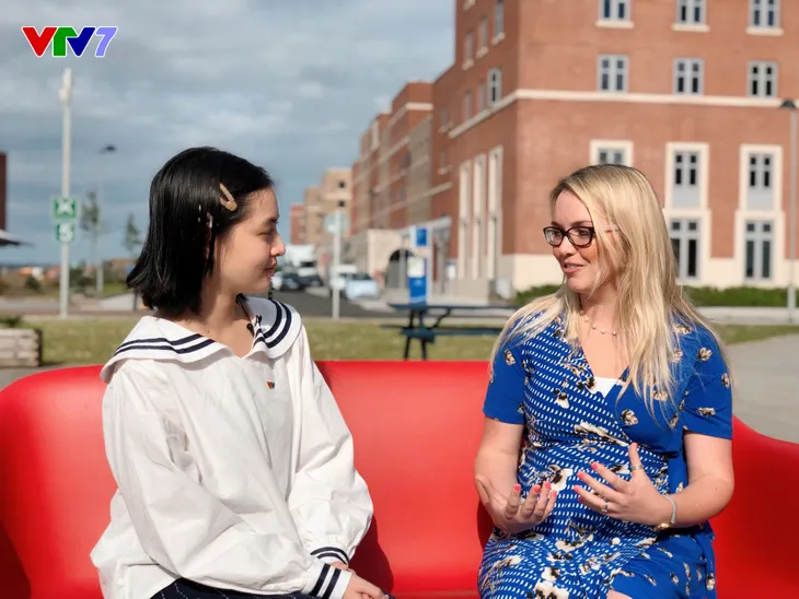 IELTS FACE-OFF số 11: Ghé thăm ngôi trường 100 năm tuổi của Anh - Ảnh 2. IELTS FACE-OFF số 11: Ghé thăm ngôi trường 100 năm tuổi của Anh - Ảnh 2.