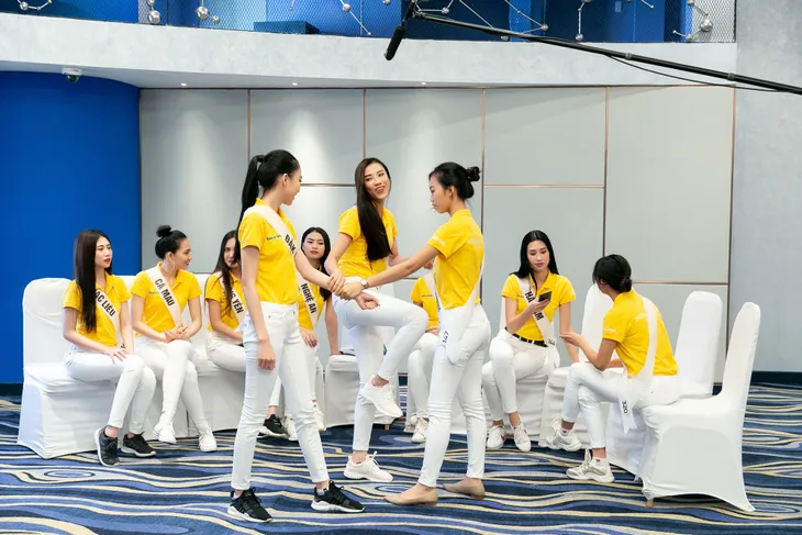 Tôi là Hoa hậu Hoàn vũ Việt Nam 2019: Thí sinh mâu thuẫn gay gắt ở phần thi Tôi vì cộng đồng - Ảnh 2. Tôi là Hoa hậu Hoàn vũ Việt Nam 2019: Thí sinh mâu thuẫn gay gắt ở phần thi Tôi vì cộng đồng - Ảnh 2.